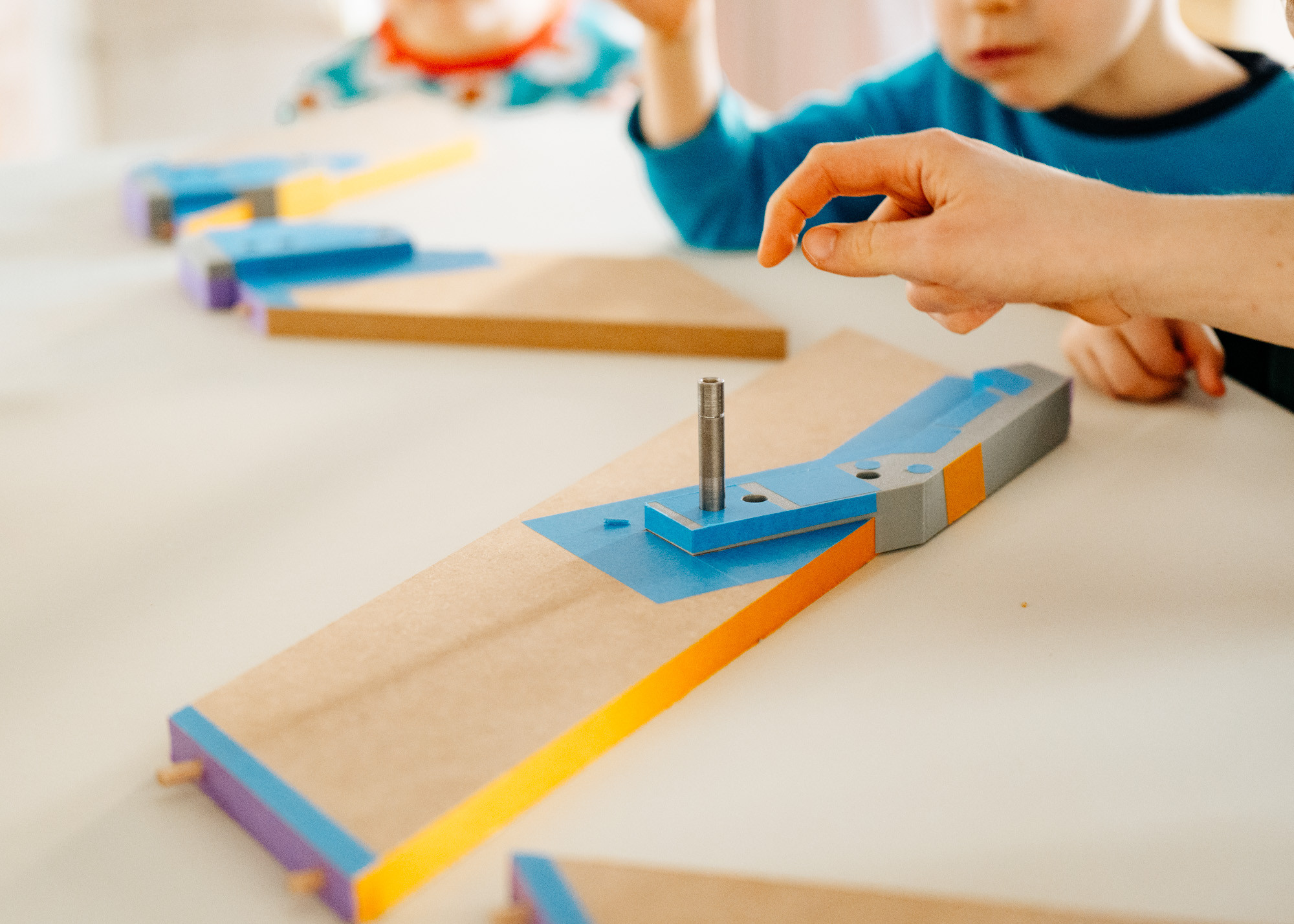 Bohrschablonen f&uuml;r den M&ouml;belbau und Kinderh&auml;nde.